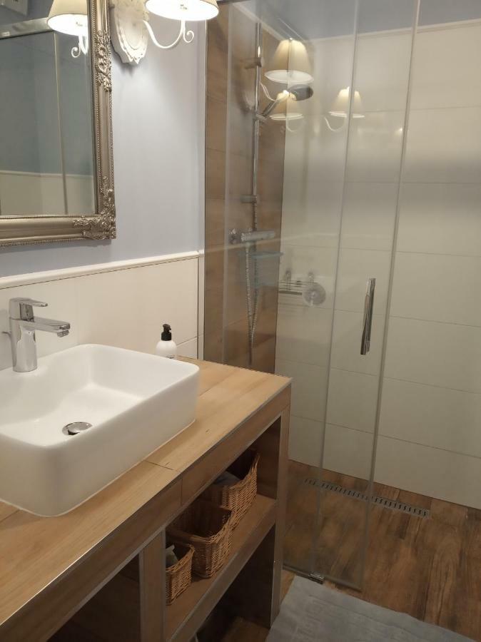 Przytulny Apartament Blisko Motlawy I Neptuna Gdansk Exterior foto